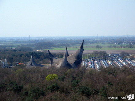 Volle parkeerplaats Efteling
